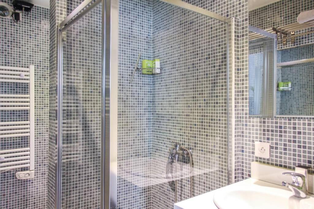 Appartement Lumineux Avec Terrasse Jardin Et Acces Piscine Вільфранш-сюр-Мер Екстер'єр фото