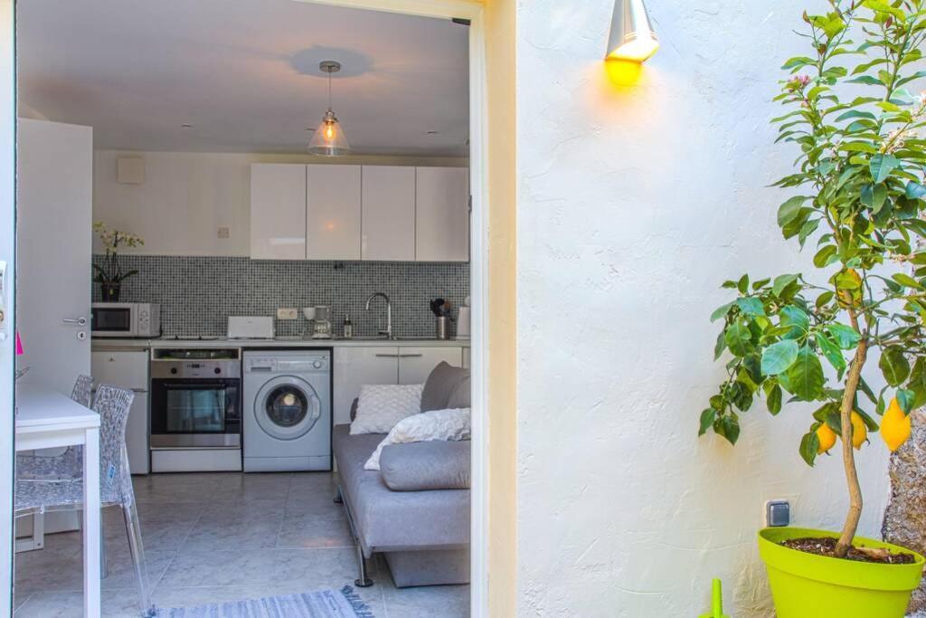Appartement Lumineux Avec Terrasse Jardin Et Acces Piscine Вільфранш-сюр-Мер Екстер'єр фото